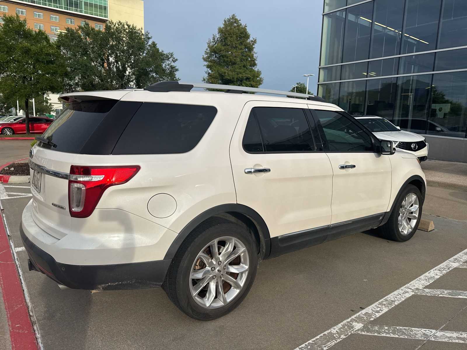 Thumbnail: 2015 Ford Explorer - 4