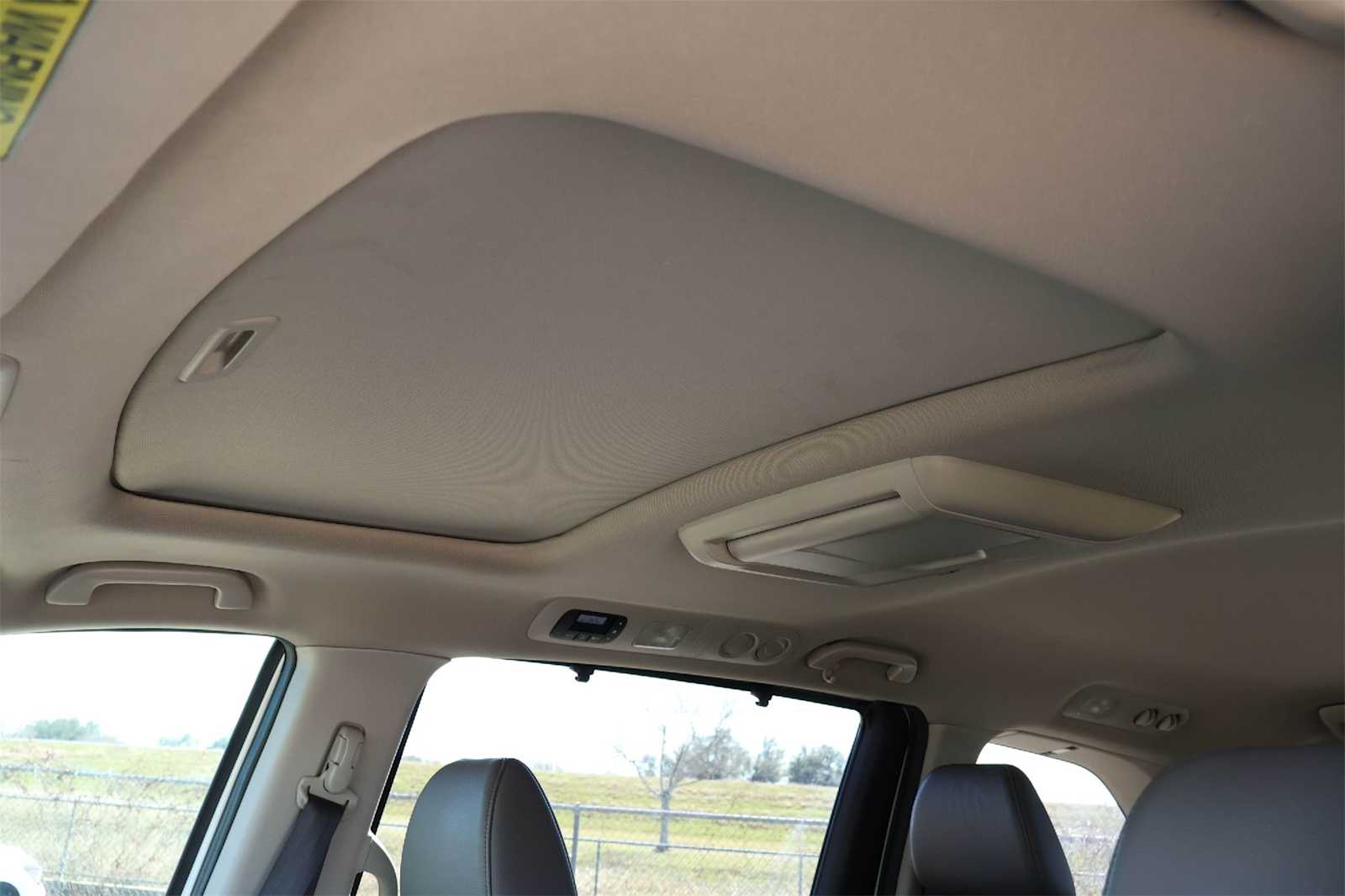 Thumbnail: 2016 Honda Odyssey - 28