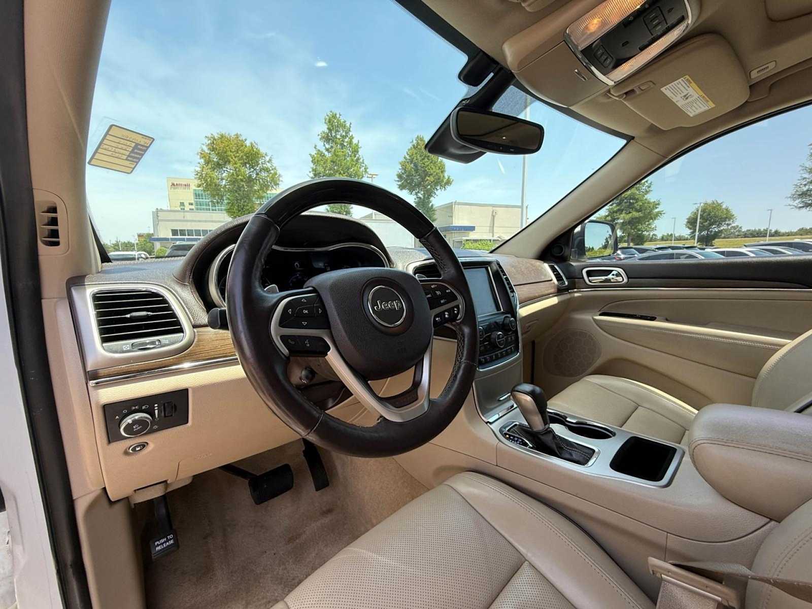 Thumbnail: 2017 Jeep Grand Cherokee - 2