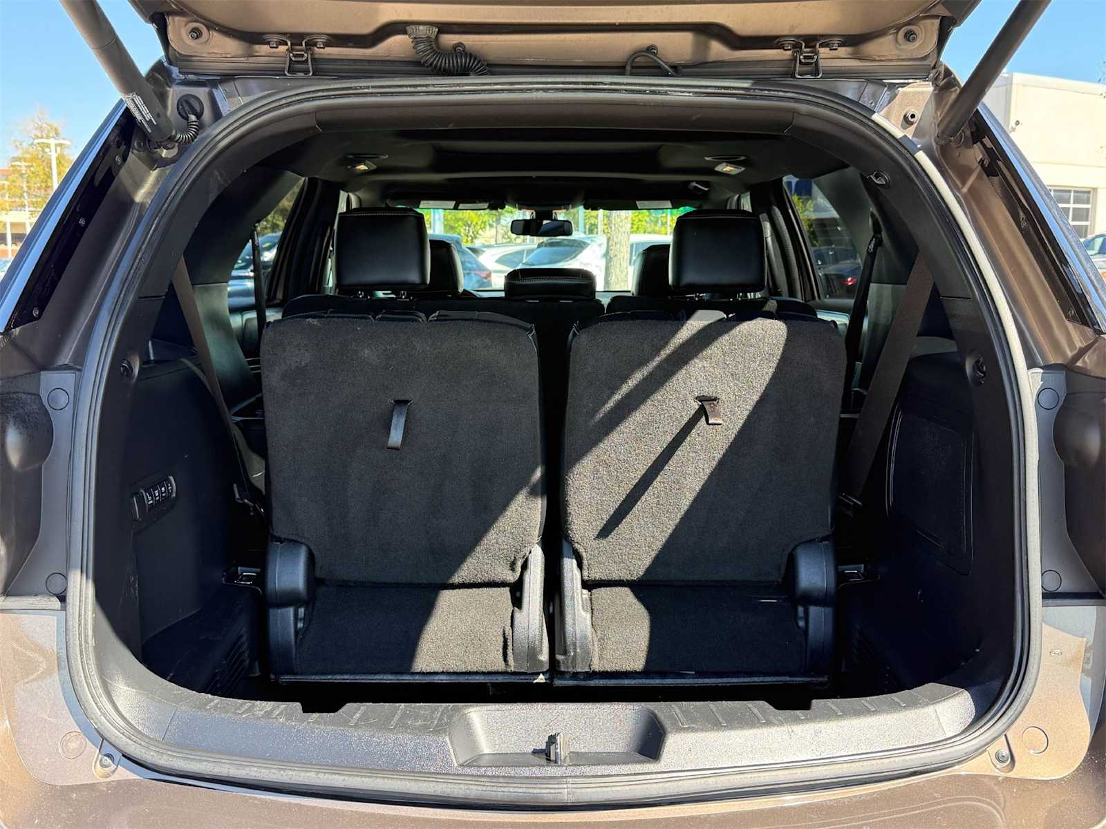 Thumbnail: 2016 Ford Explorer - 19