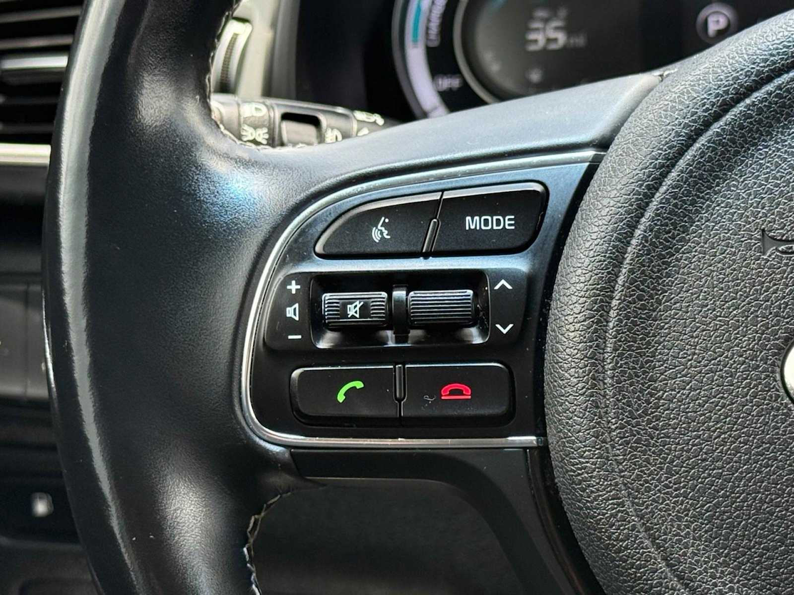 2017 Kia Niro Touring 22