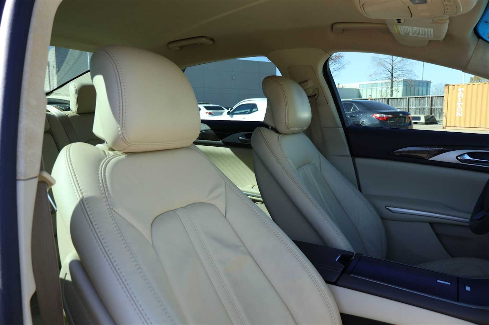 Thumbnail: 2014 Lincoln MKZ - 14