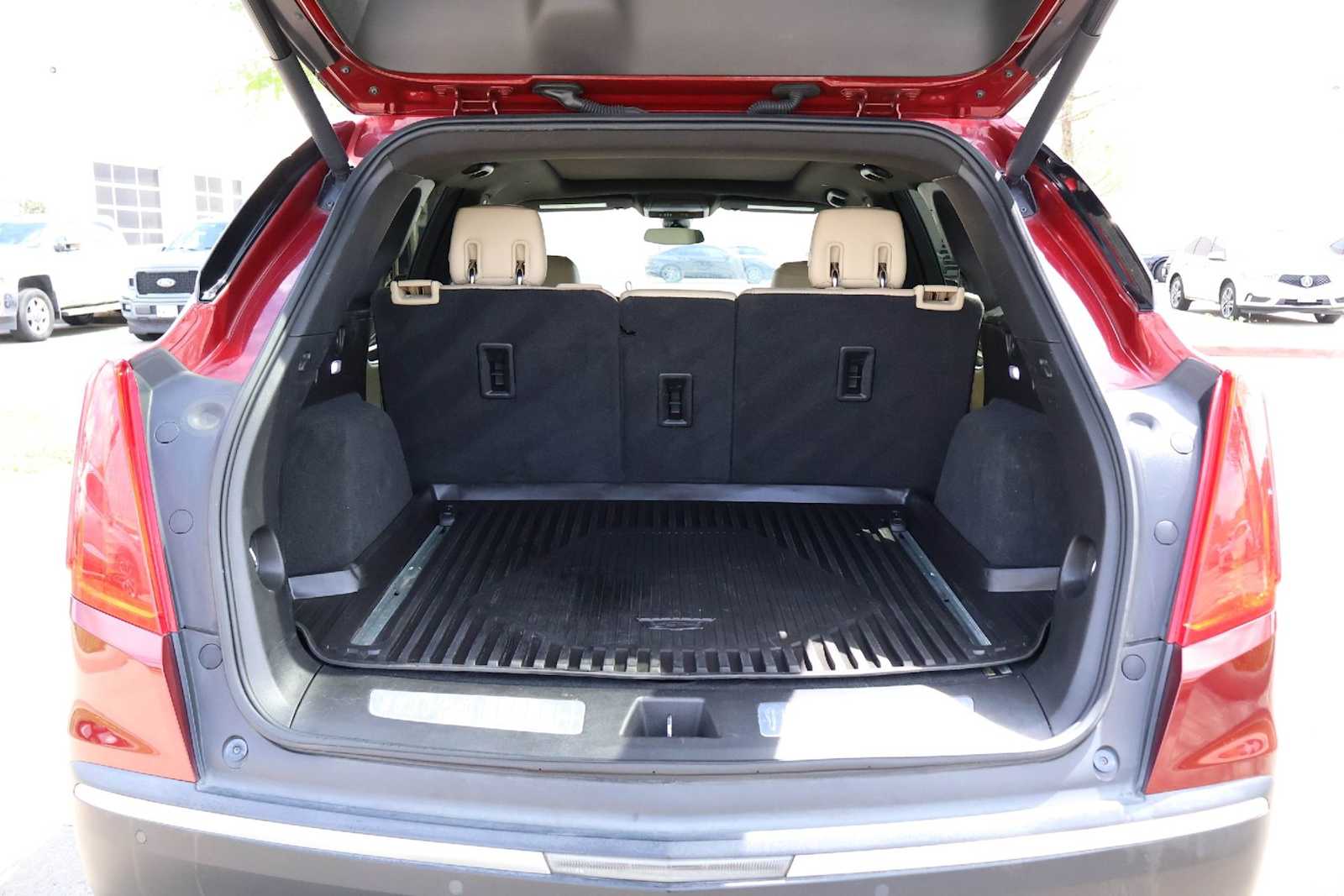 Thumbnail: 2018 Cadillac XT5 - 19