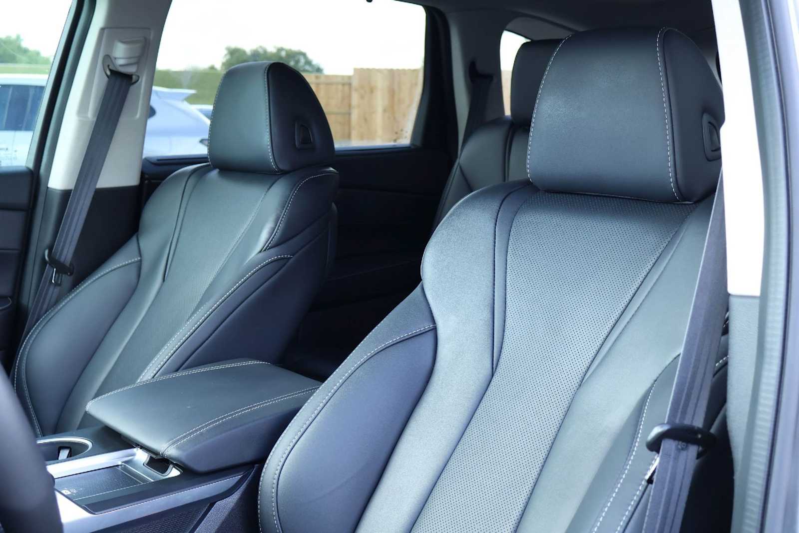 Thumbnail: 2023 Acura MDX - 11