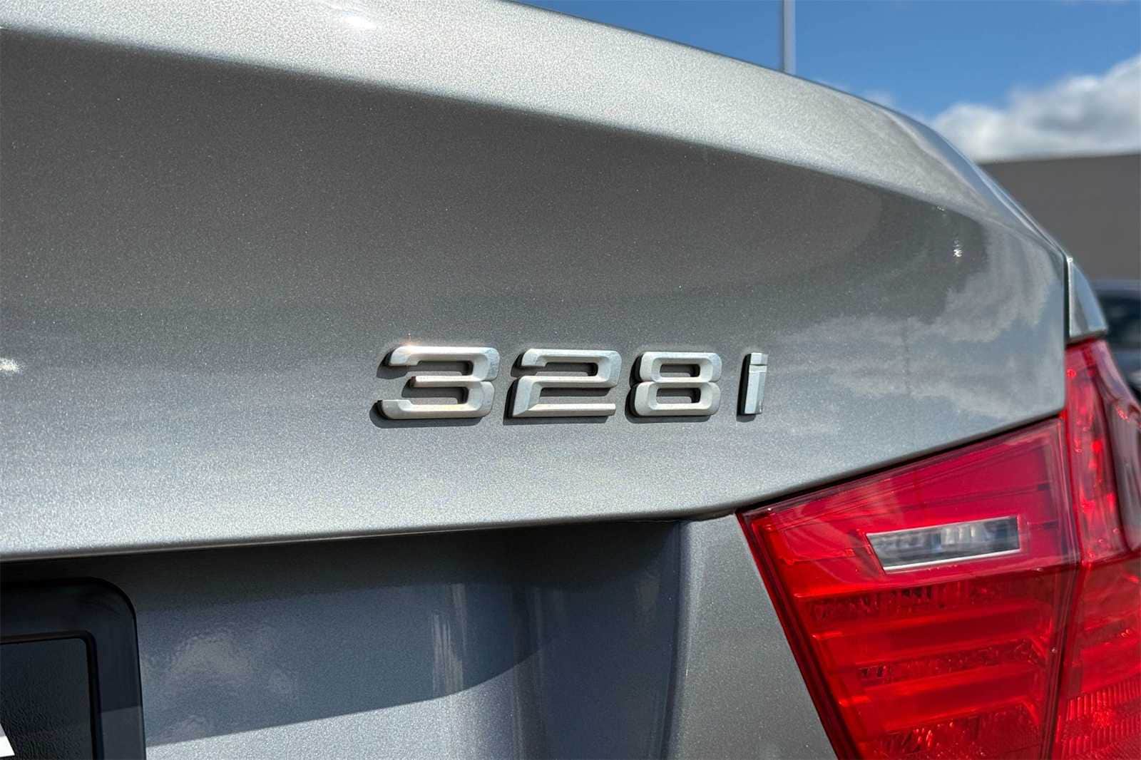 Thumbnail: 2010 BMW 3 Series - 7