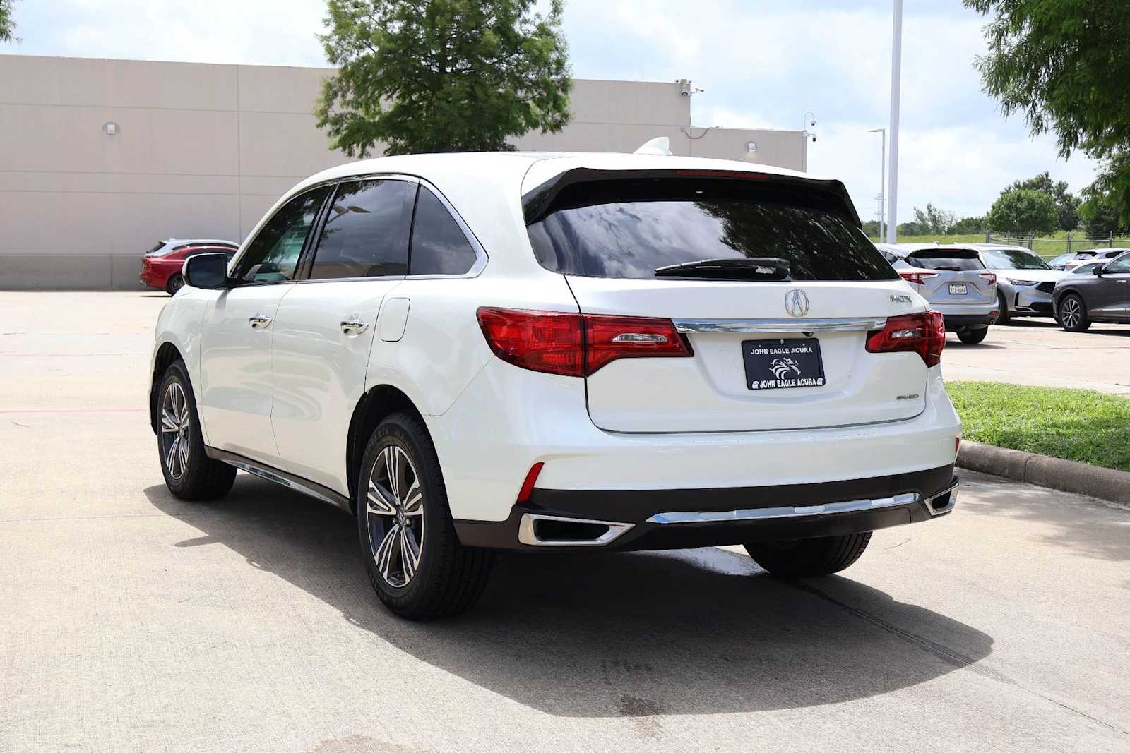 Thumbnail: 2017 Acura MDX - 4