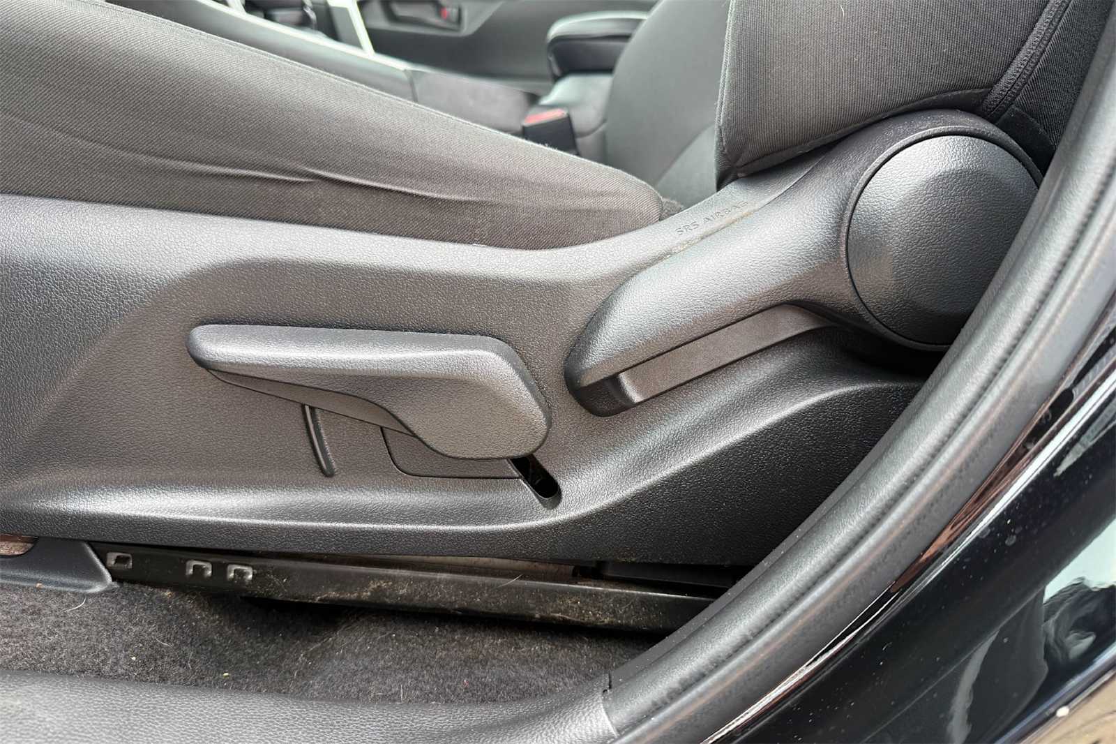 Thumbnail: 2022 Toyota RAV4 - 24