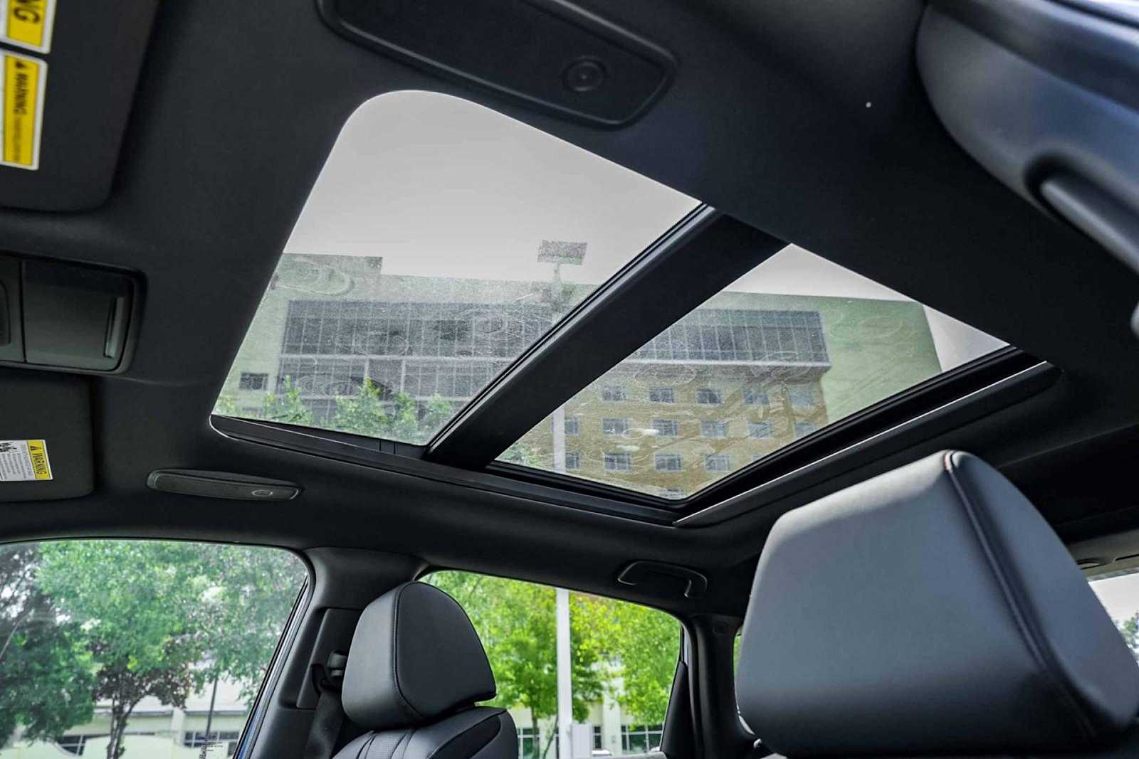 Thumbnail: 2025 Acura ADX - 25