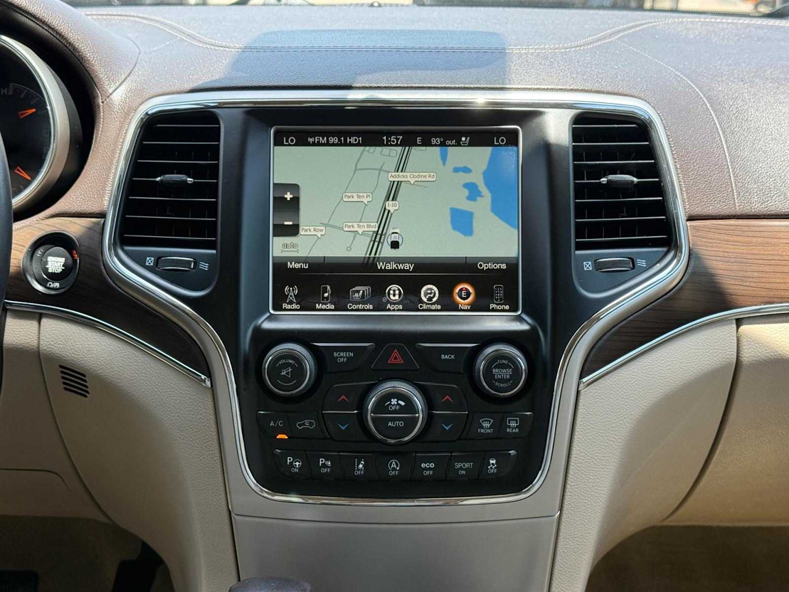 Thumbnail: 2017 Jeep Grand Cherokee - 16