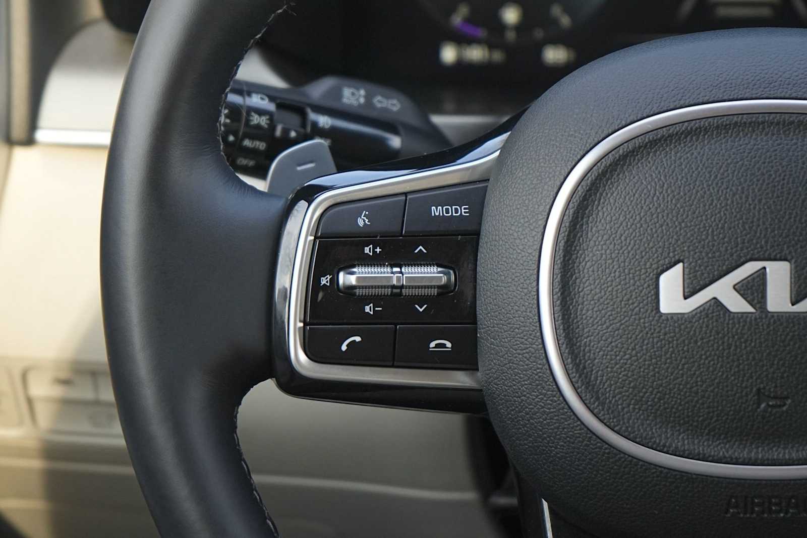 Thumbnail: 2023 Kia Sorento - 17