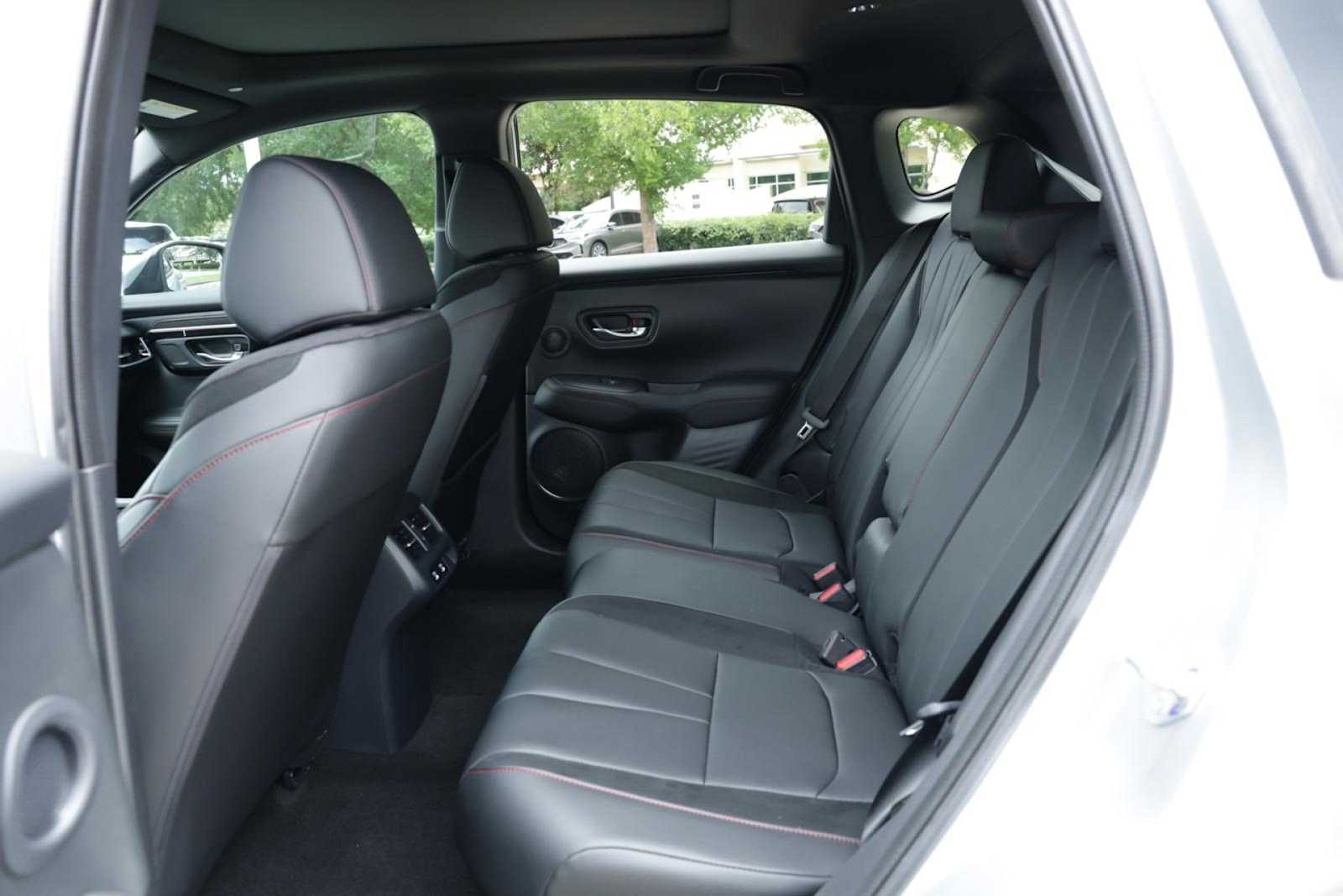 Thumbnail: 2025 Acura ADX - 13