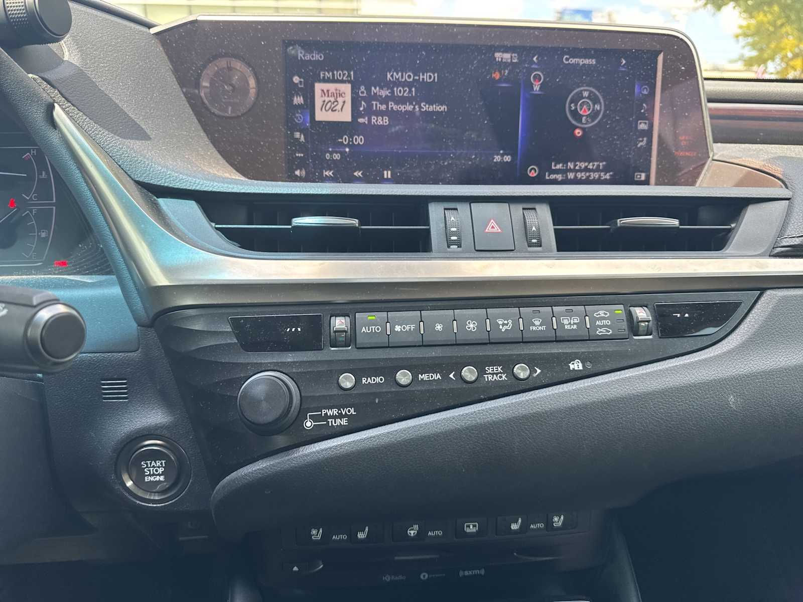 Thumbnail: 2019 Lexus ES - 10