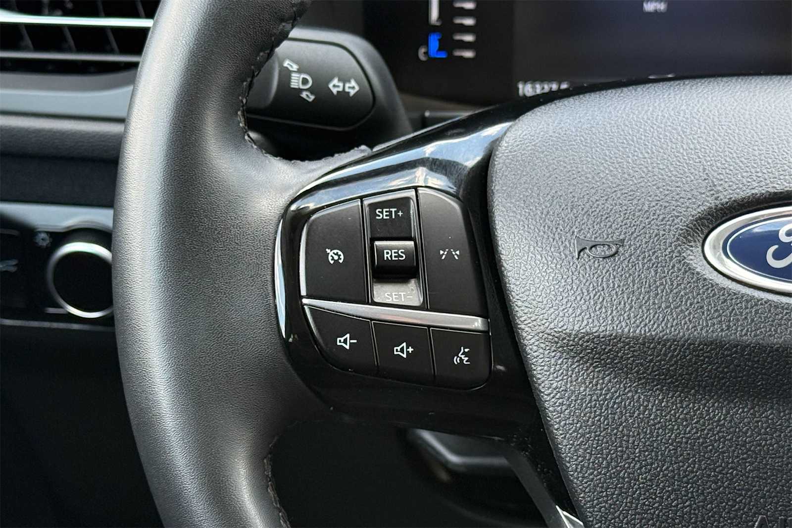 Thumbnail: 2023 Ford Escape - 22