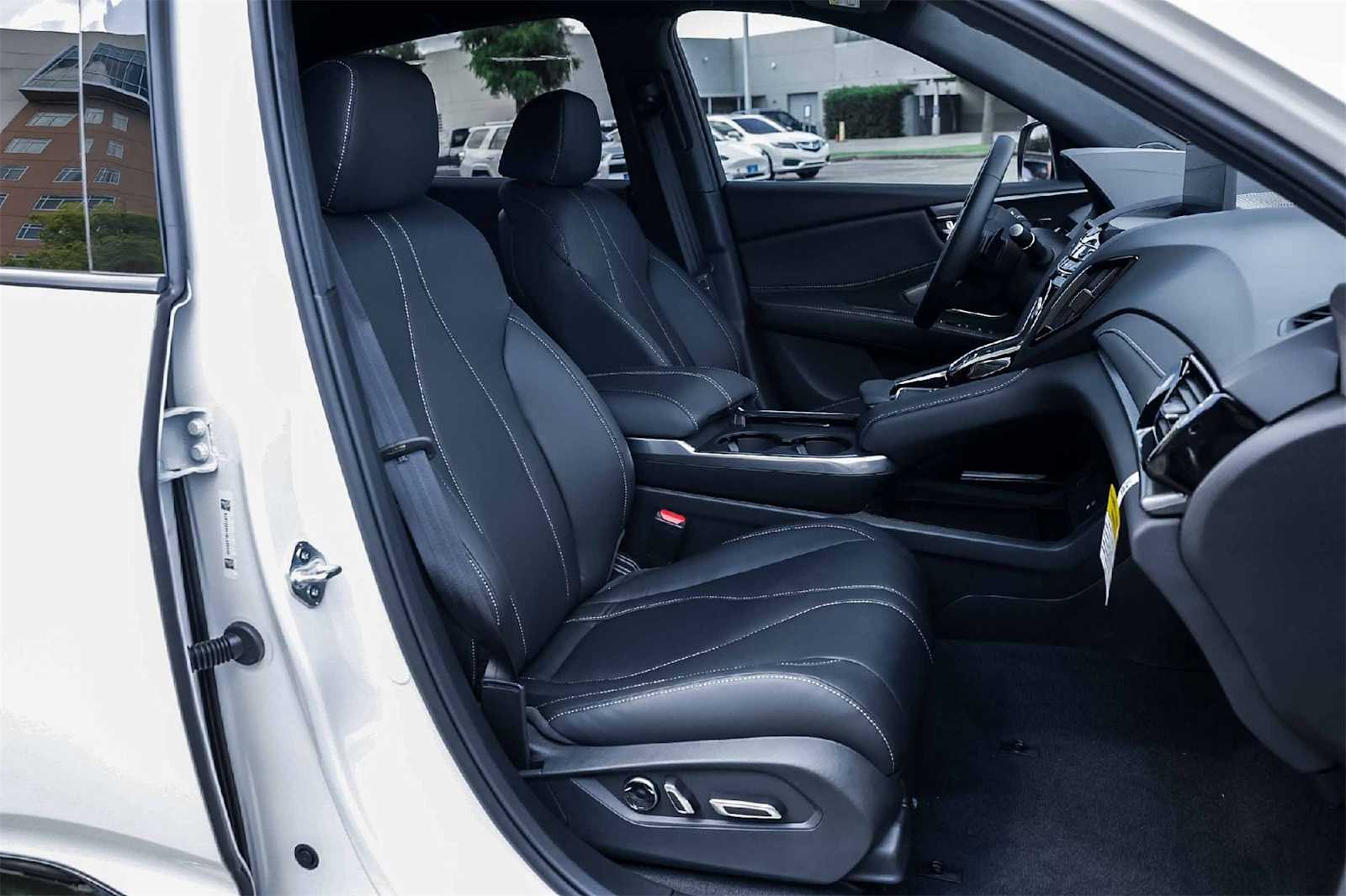 Thumbnail: 2025 Acura RDX - 14