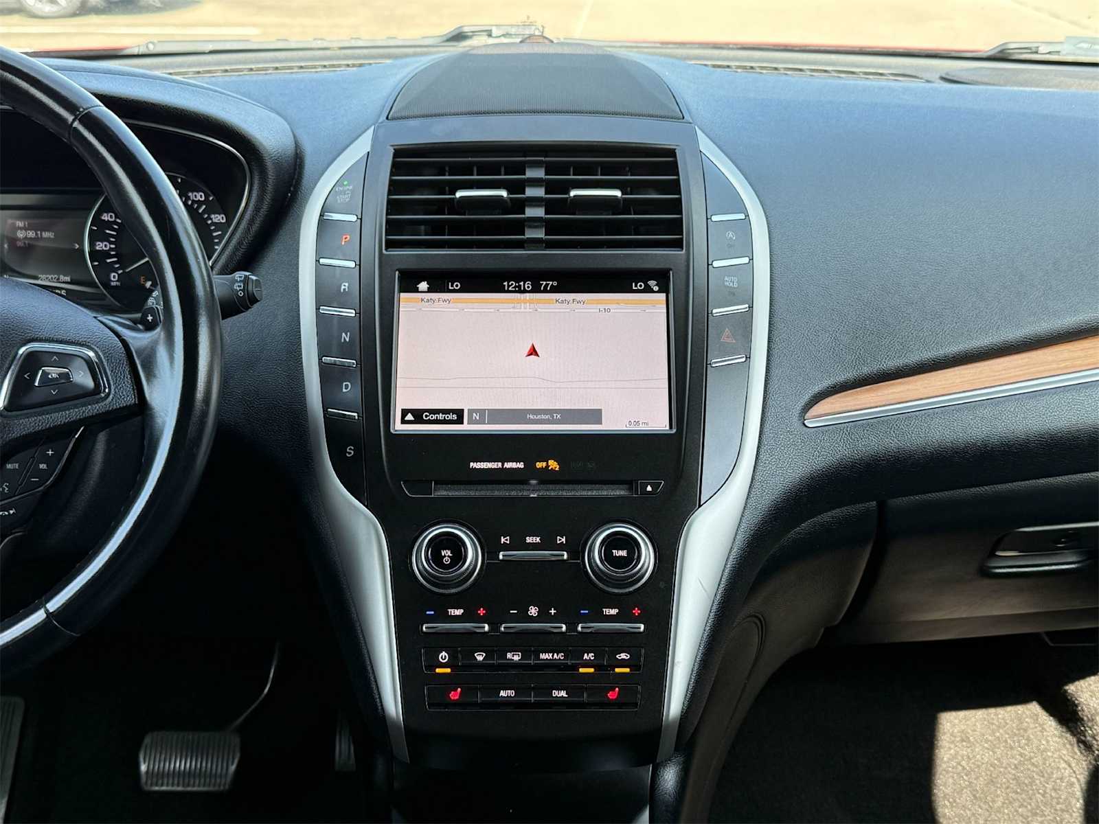 Thumbnail: 2019 Lincoln MKC - 16