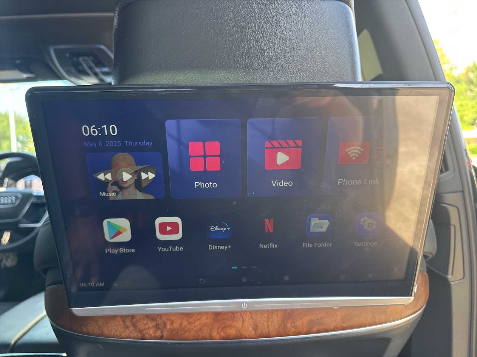 Thumbnail: 2019 Audi A8 - 11
