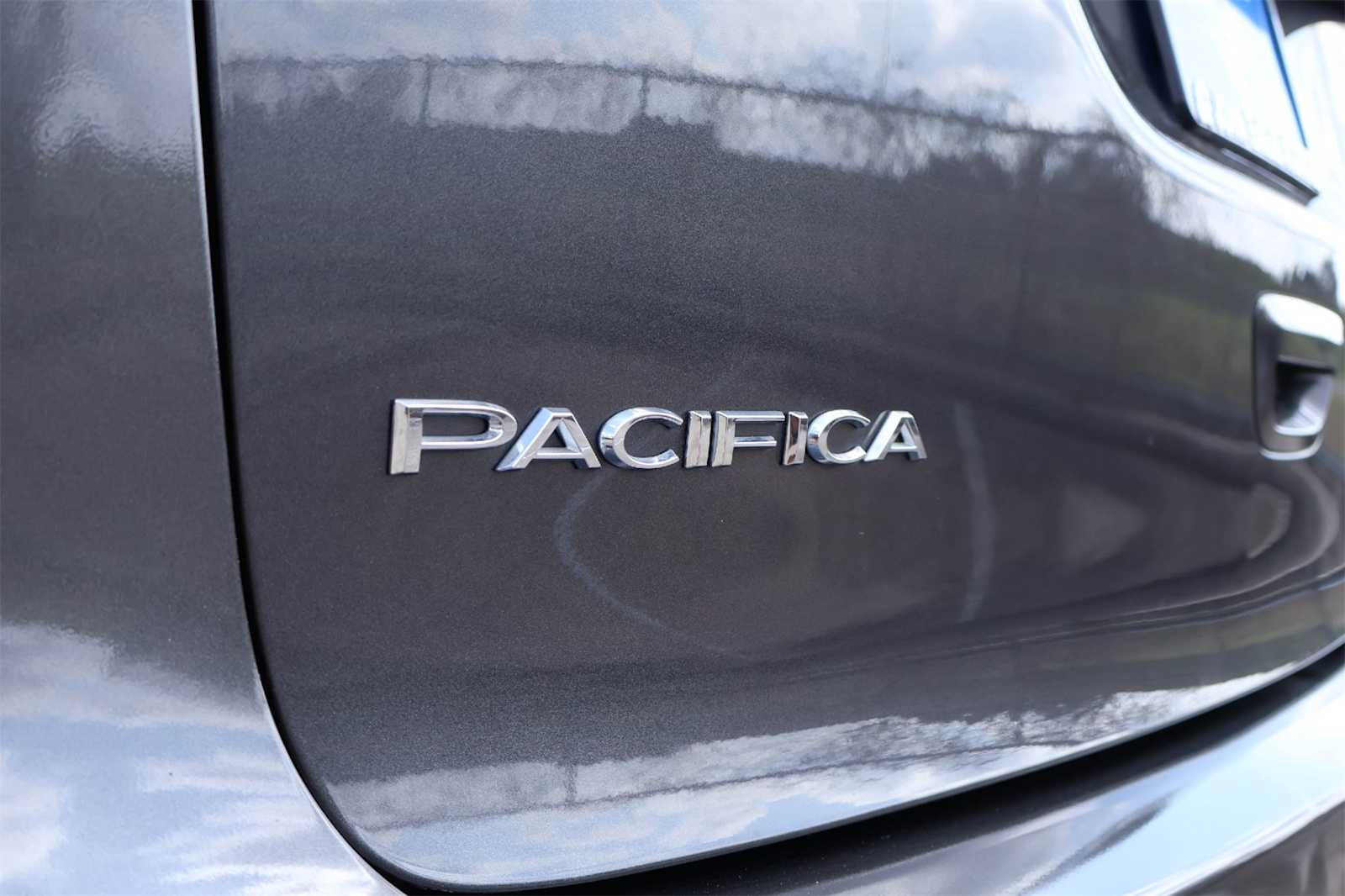 Thumbnail: 2020 Chrysler Pacifica - 7