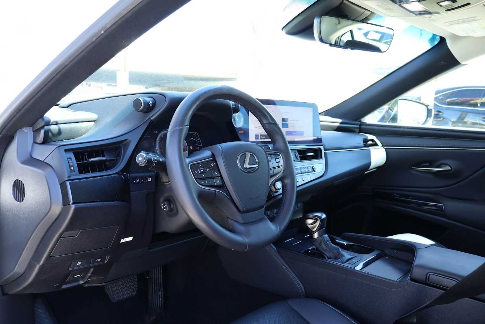 Thumbnail: 2023 Lexus ES - 2