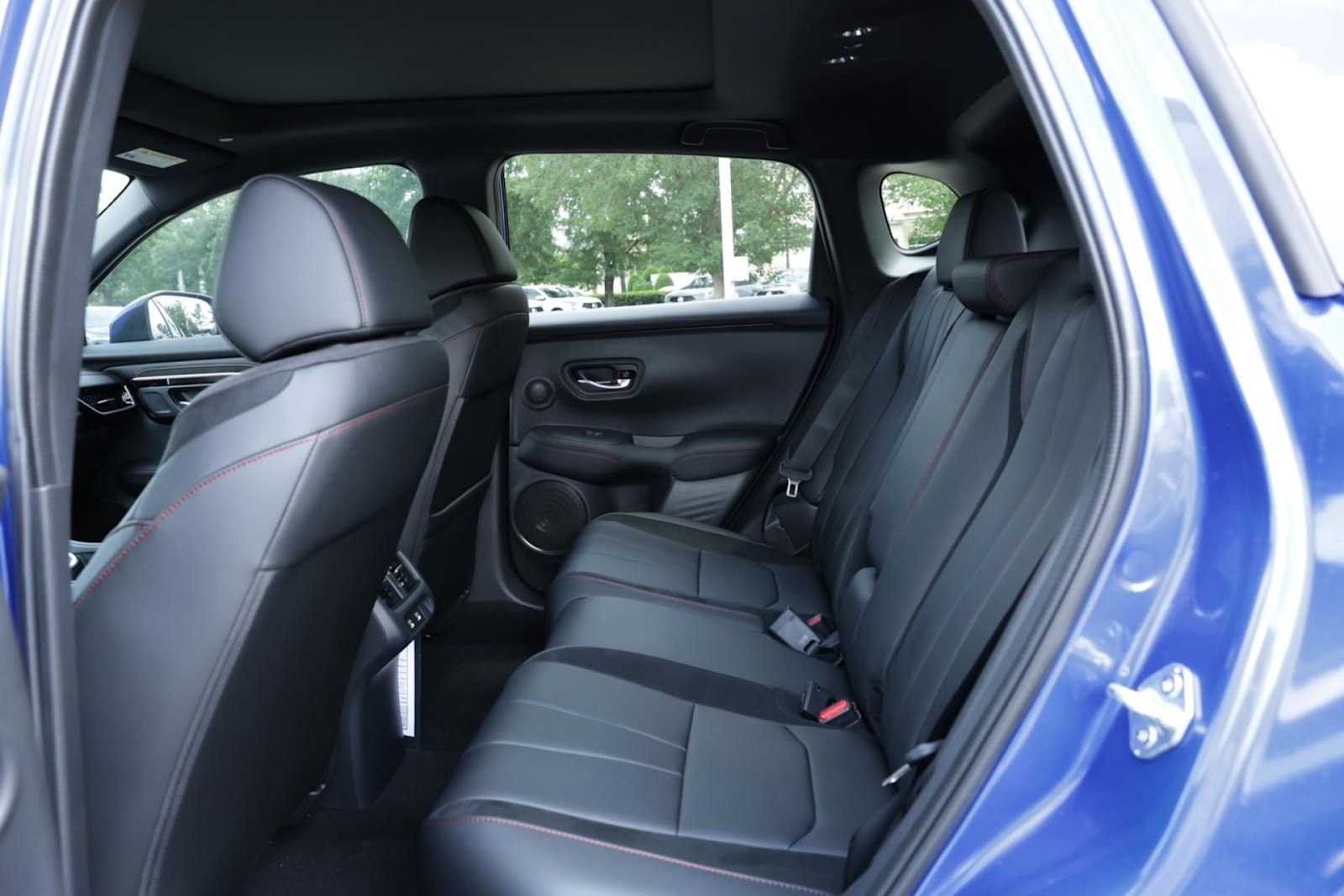 Thumbnail: 2025 Acura ADX - 13