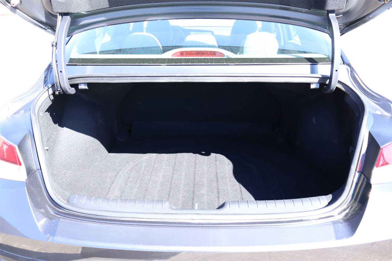 Thumbnail: 2023 Hyundai Elantra - 19