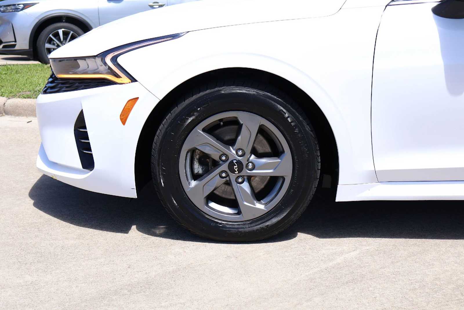 Thumbnail: 2023 Kia K5 - 8