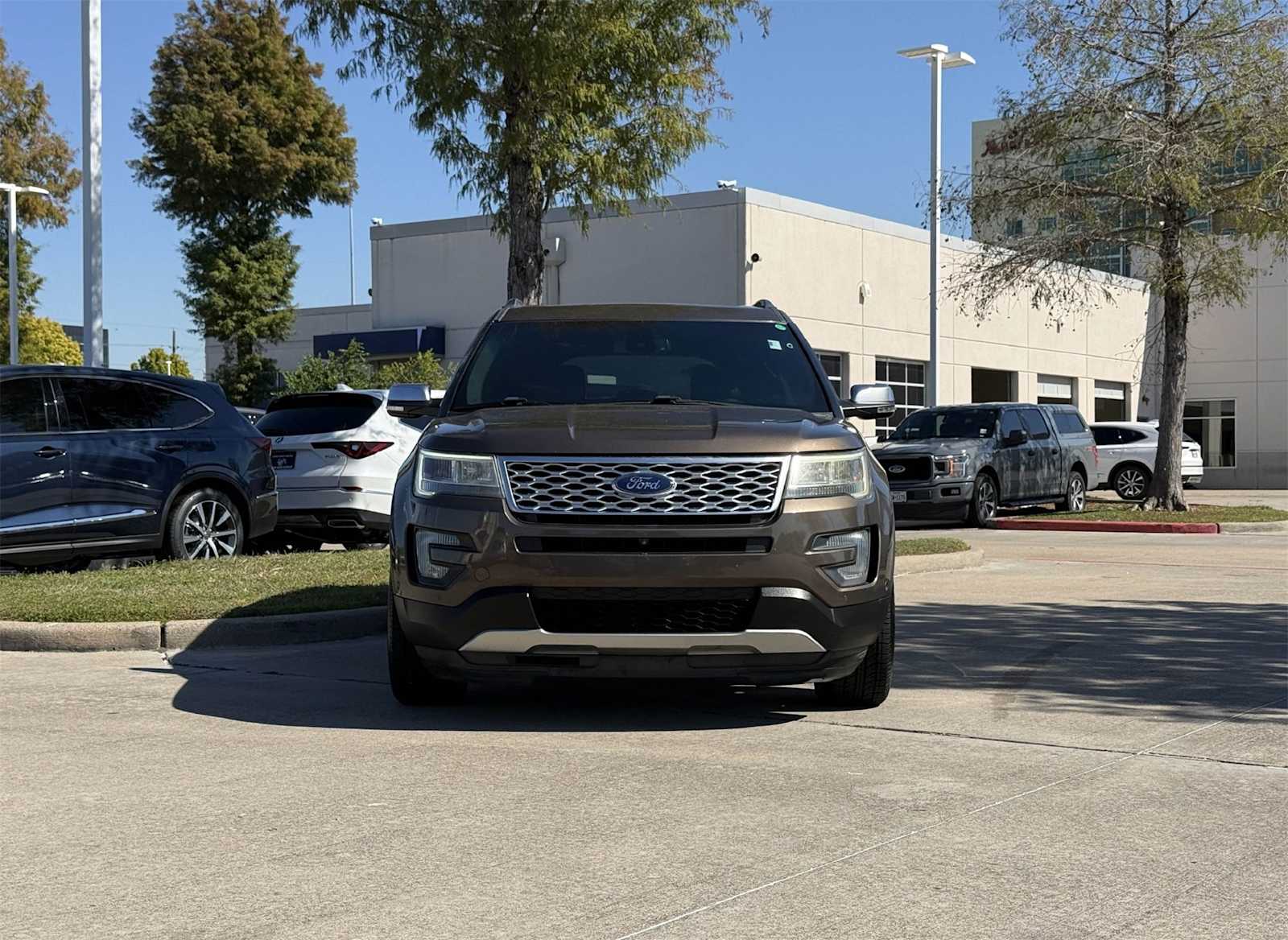 Thumbnail: 2016 Ford Explorer - 6