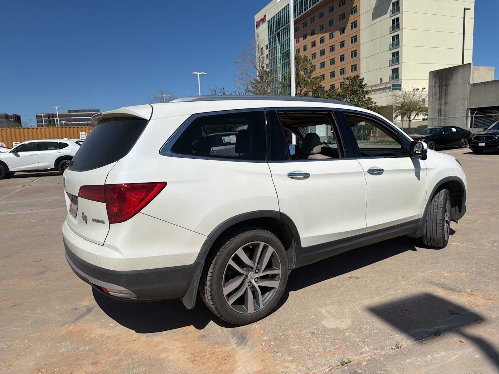 Thumbnail: 2016 Honda Pilot - 5