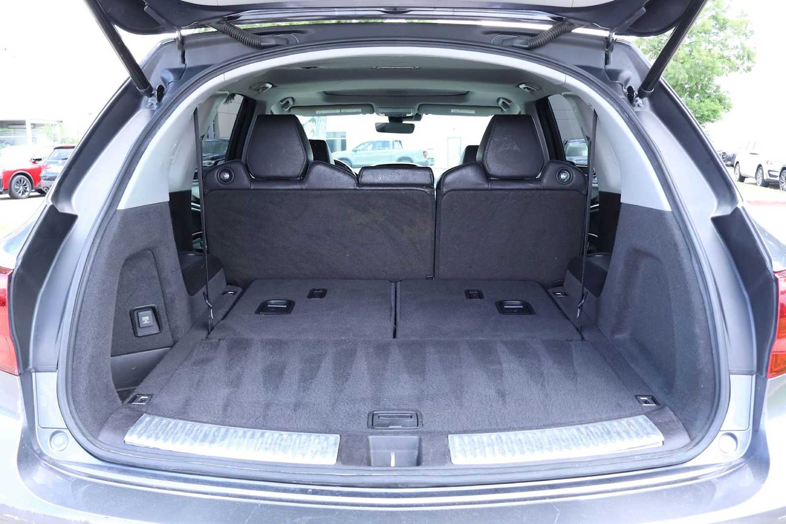 Thumbnail: 2019 Acura MDX - 19
