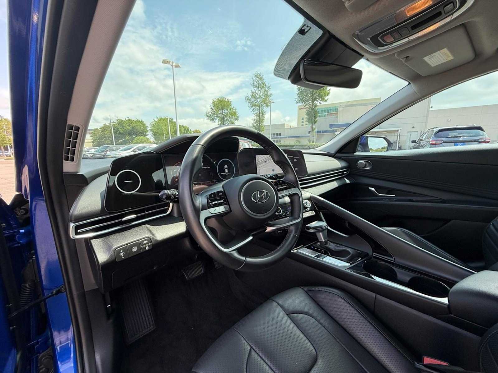 2023 Hyundai Elantra Limited Edition 2