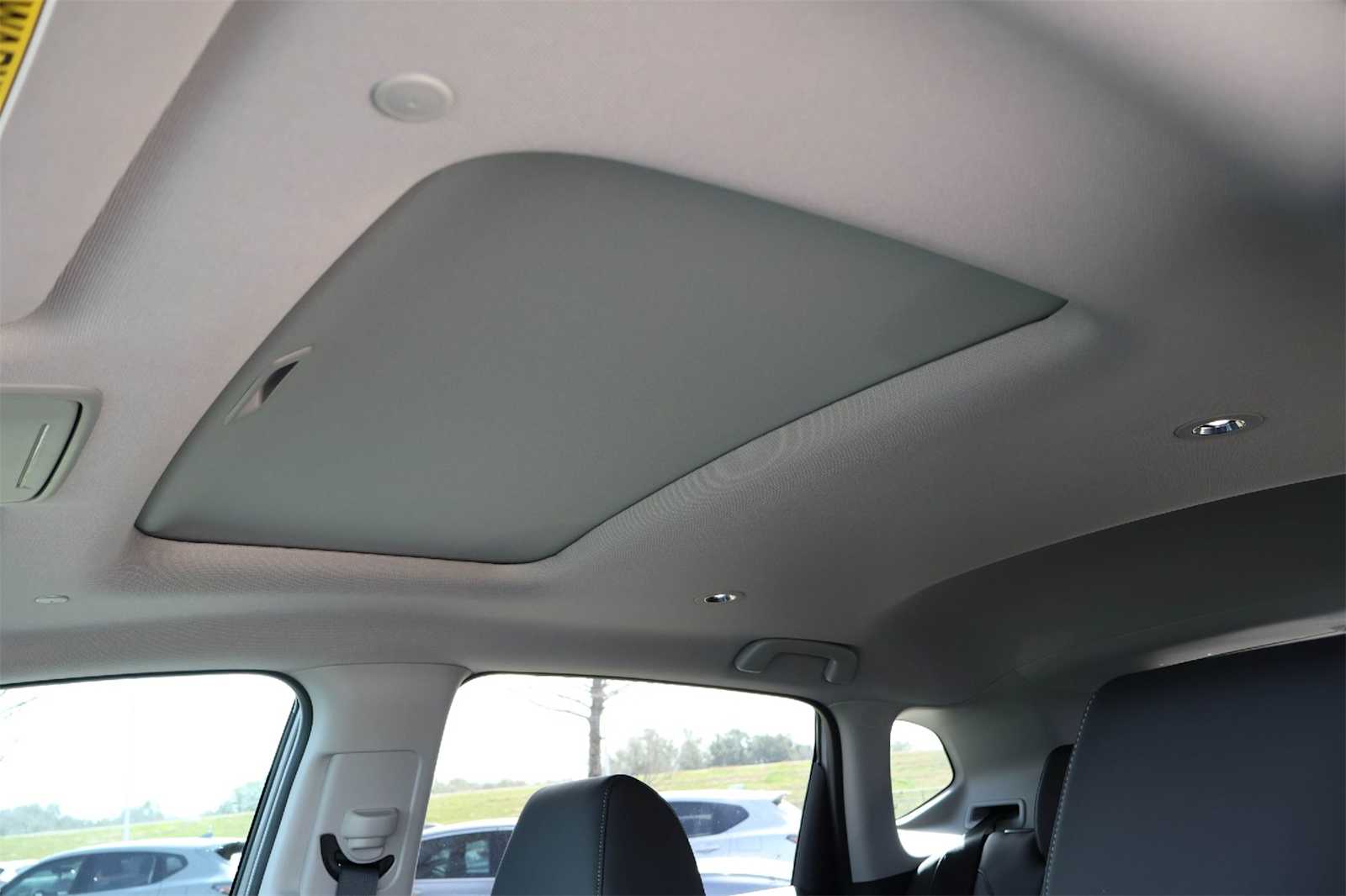 Thumbnail: 2025 Acura ADX - 28