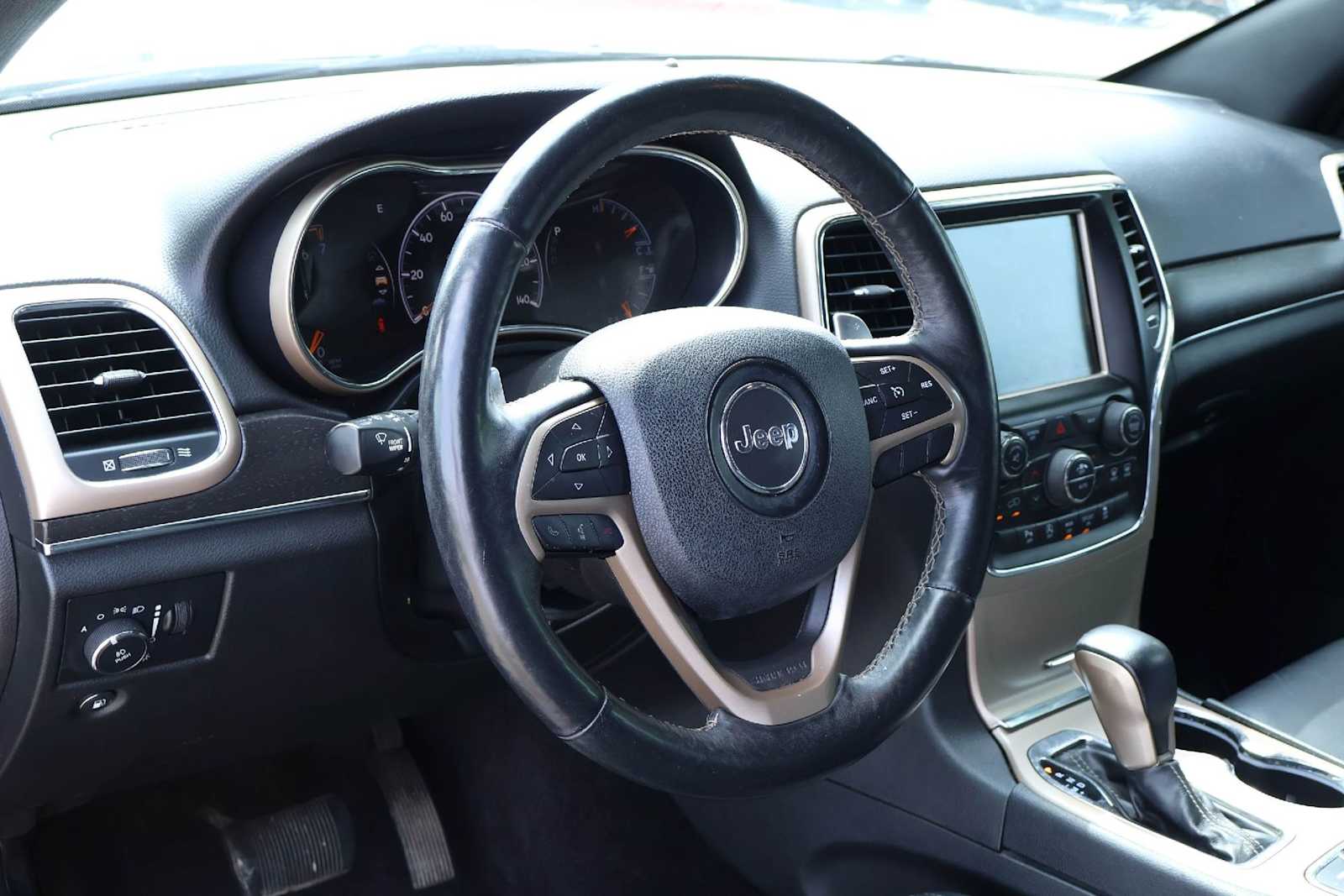 Thumbnail: 2017 Jeep Grand Cherokee - 2