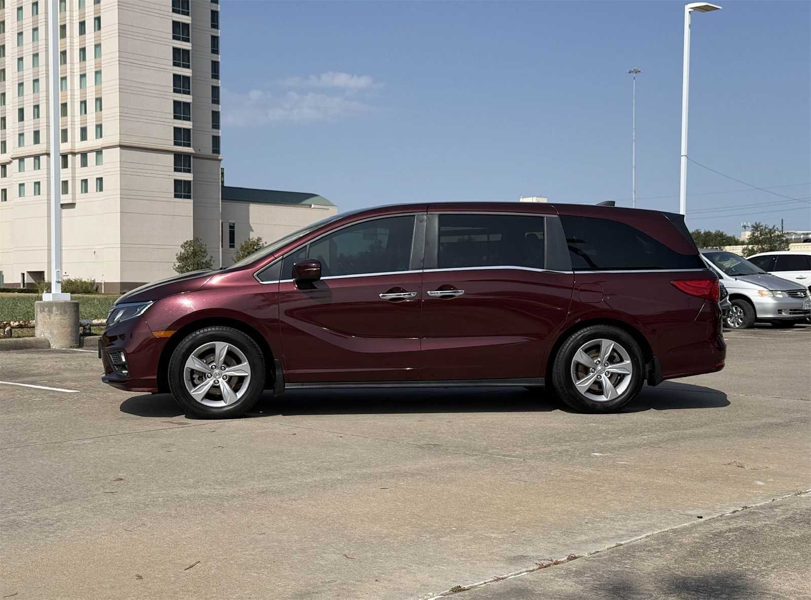 Thumbnail: 2018 Honda Odyssey - 3