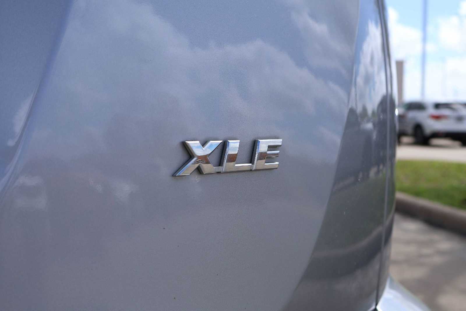 Thumbnail: 2018 Toyota RAV4 - 7