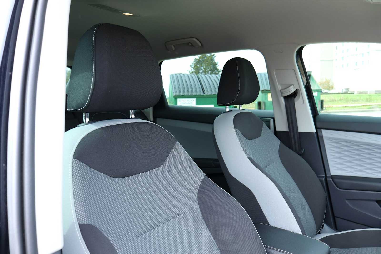 Thumbnail: 2022 Volkswagen Taos - 14