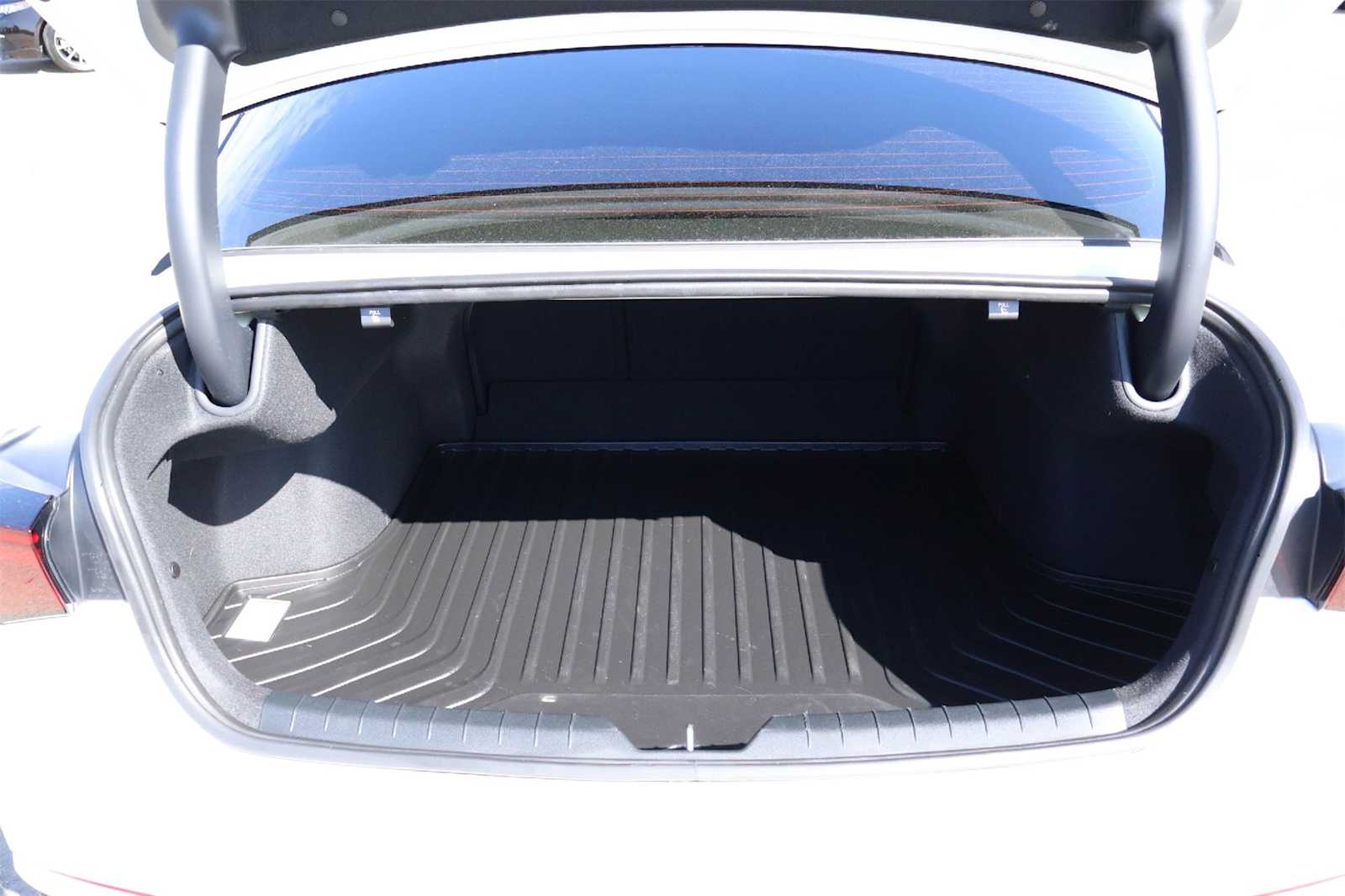 Thumbnail: 2025 Kia K5 - 19