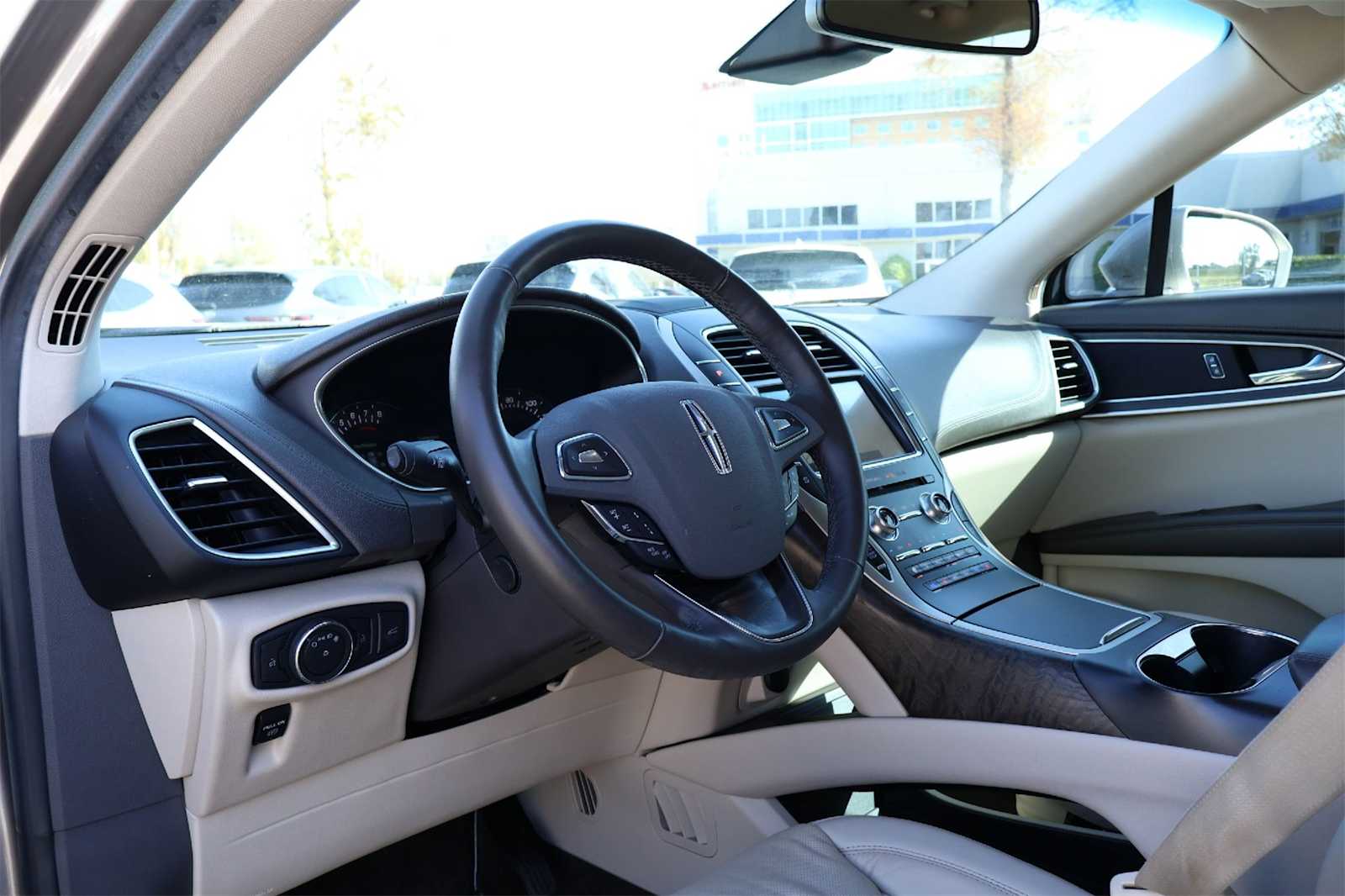 Thumbnail: 2018 Lincoln MKX - 2