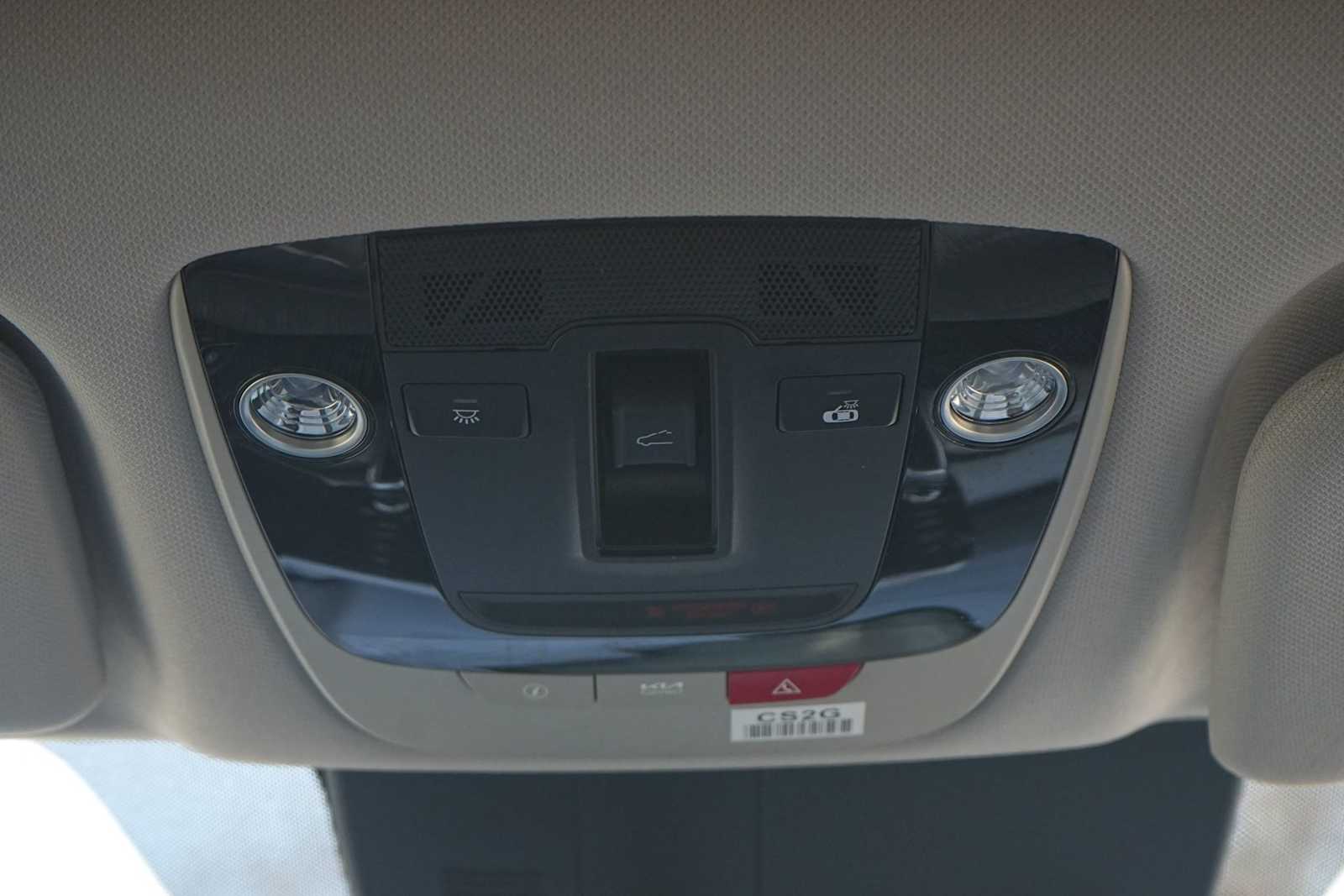 Thumbnail: 2023 Kia Sorento - 23