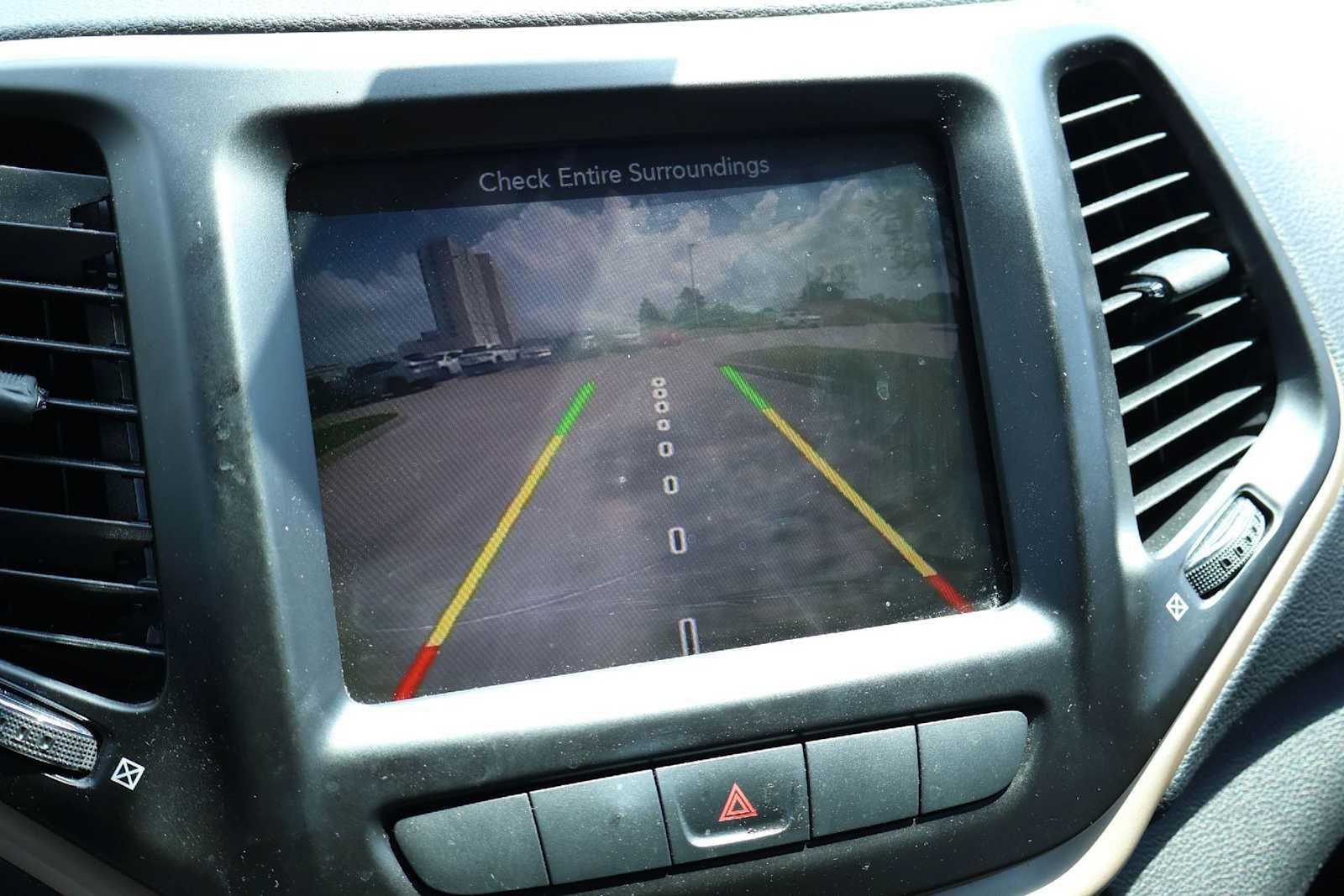 Thumbnail: 2014 Jeep Cherokee - 29