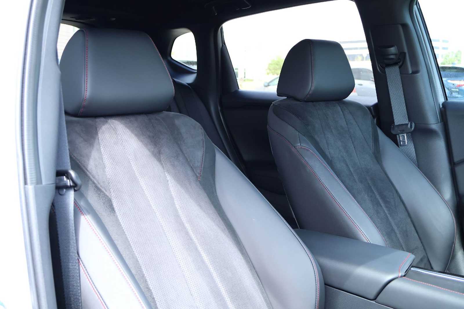 Thumbnail: 2025 Acura ADX - 14