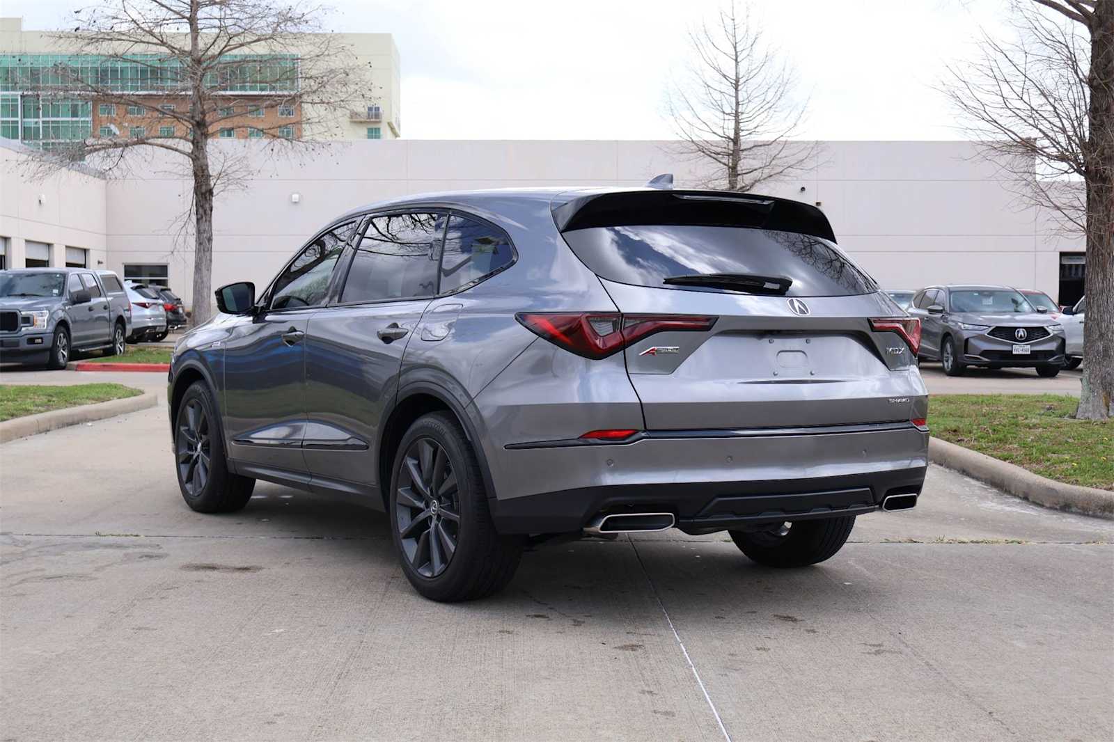 Thumbnail: 2025 Acura MDX - 4