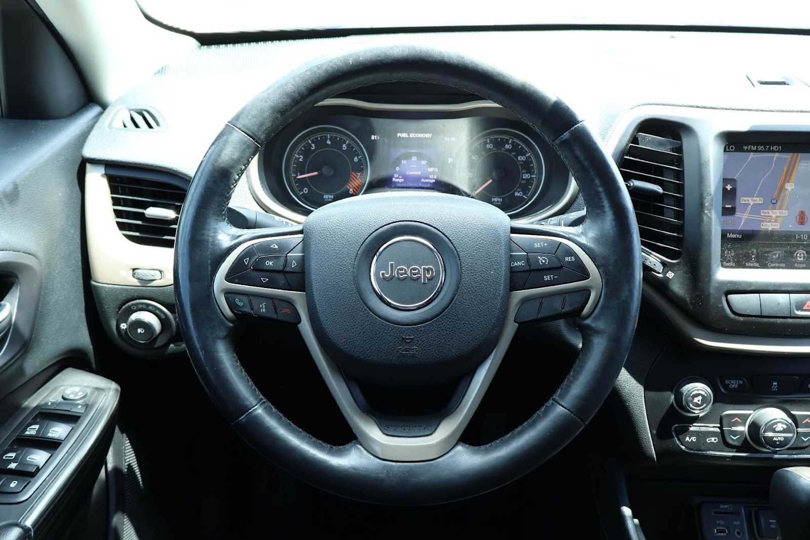 Thumbnail: 2014 Jeep Cherokee - 15