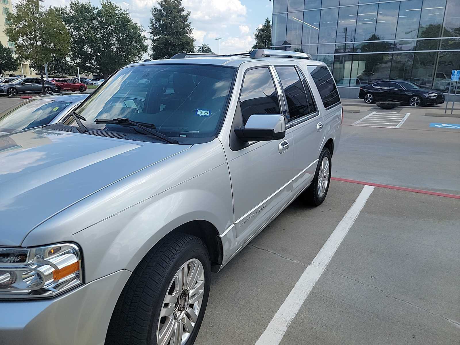 Thumbnail: 2014 Lincoln Navigator - 1