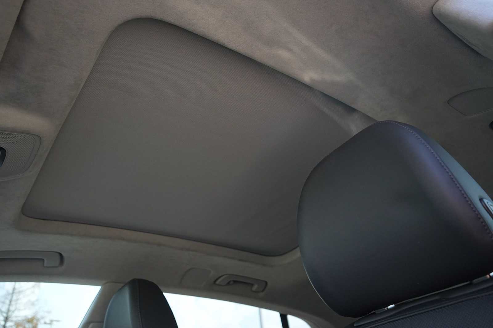 Thumbnail: 2019 Audi Q8 - 25