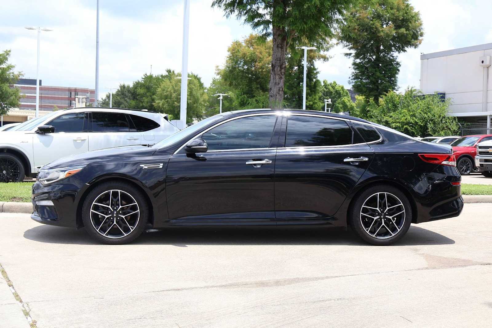 Thumbnail: 2020 Kia Optima - 3