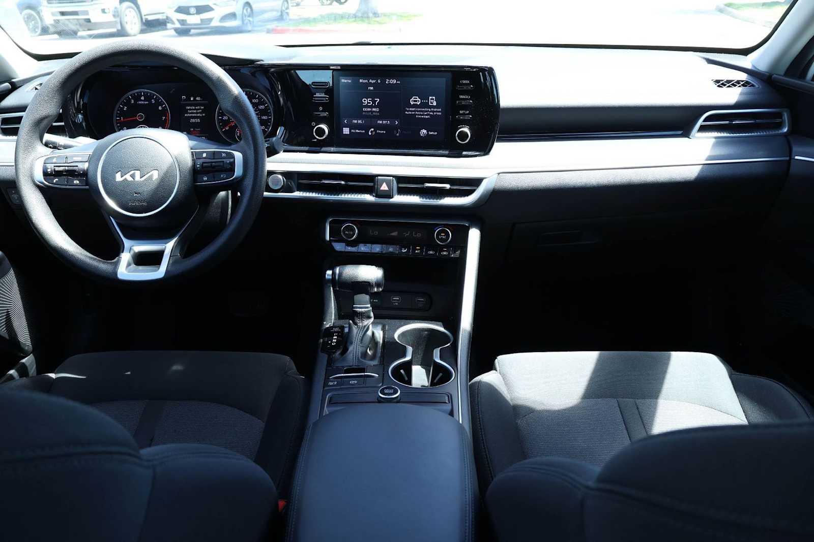 Thumbnail: 2023 Kia K5 - 10