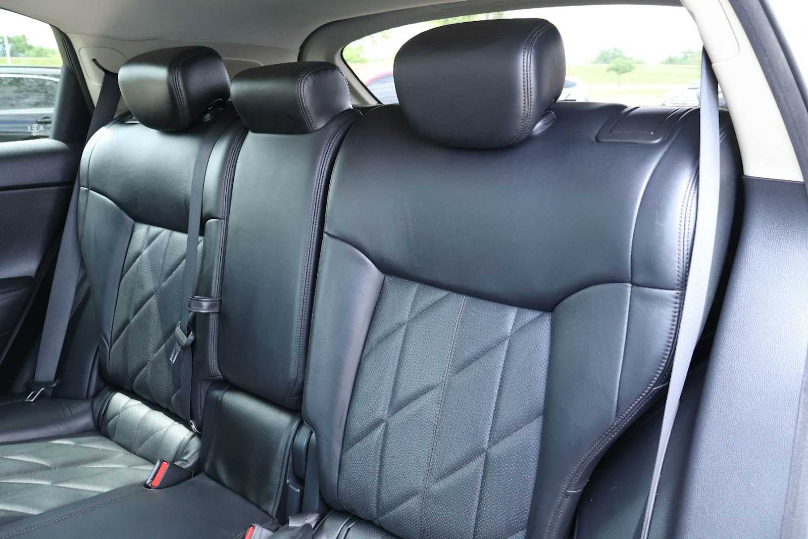 Thumbnail: 2011 INFINITI FX35 - 13