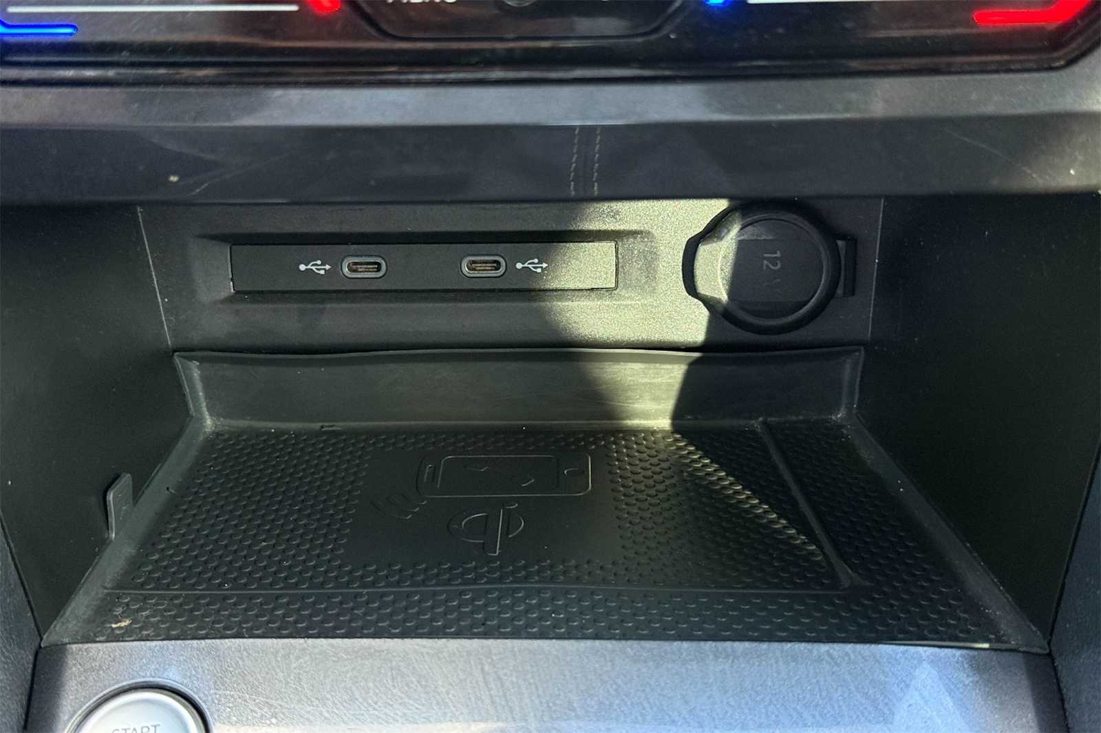 Thumbnail: 2022 Volkswagen Tiguan - 25