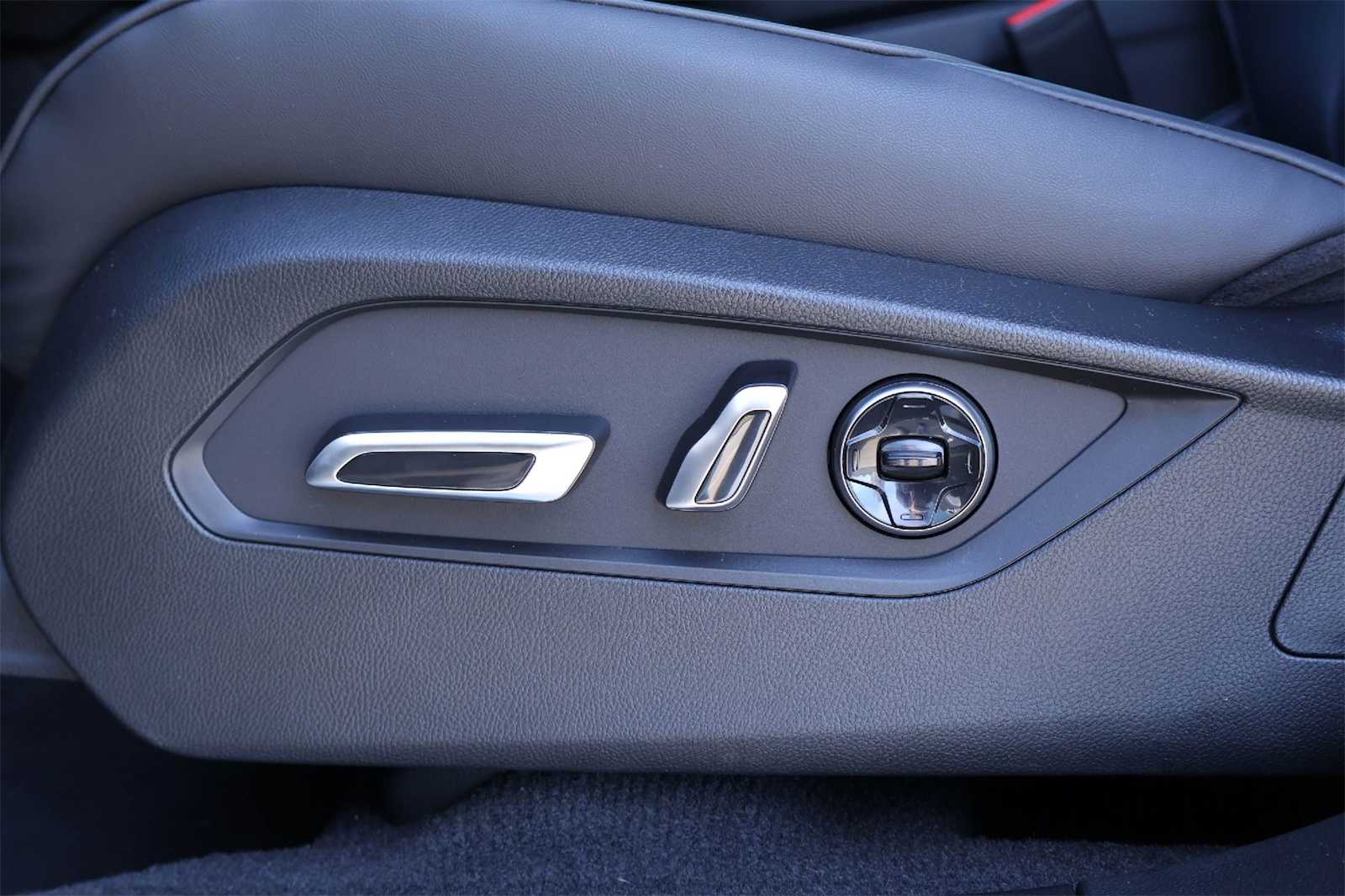 Thumbnail: 2026 Acura RDX - 24