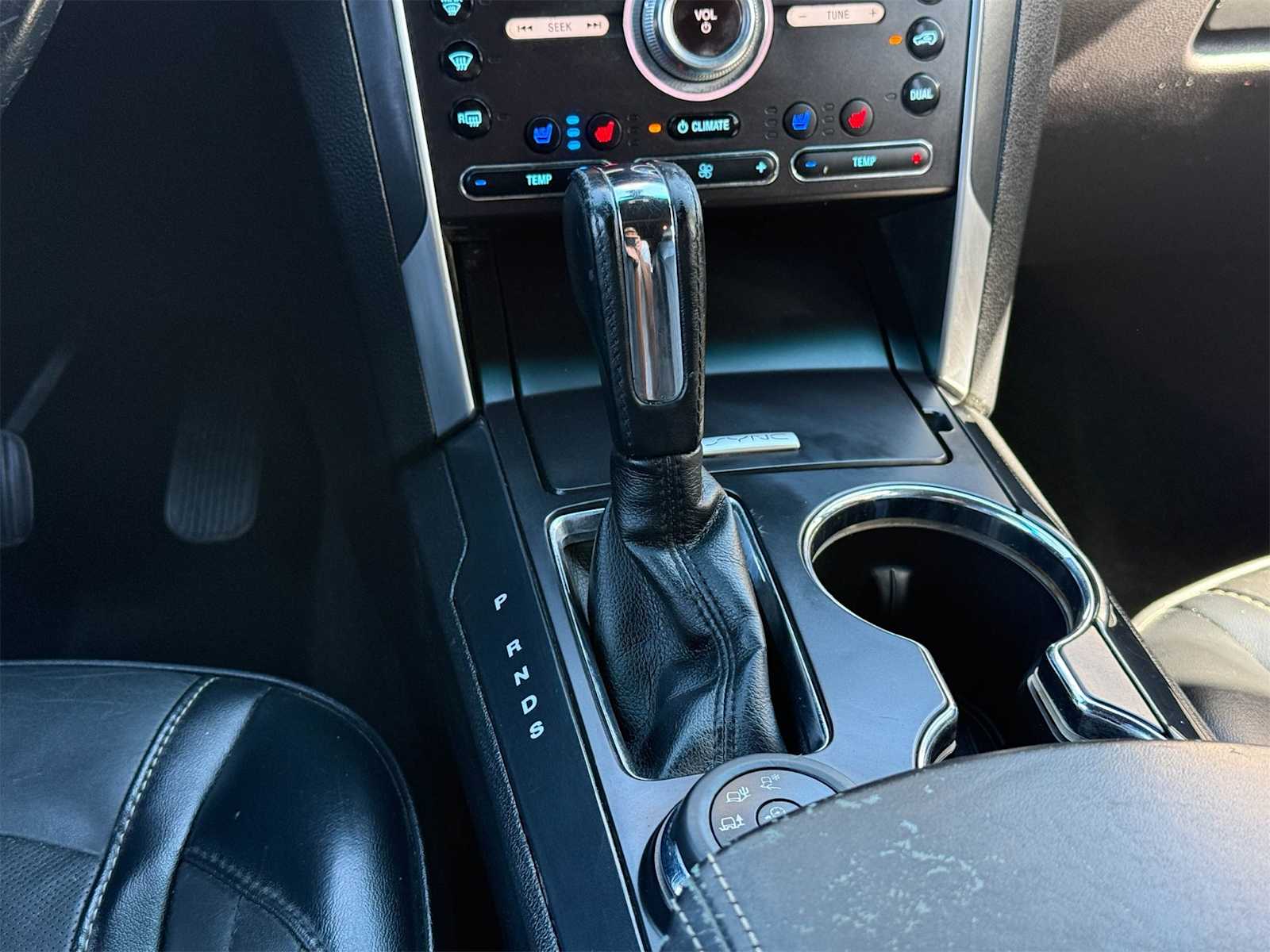 Thumbnail: 2016 Ford Explorer - 17