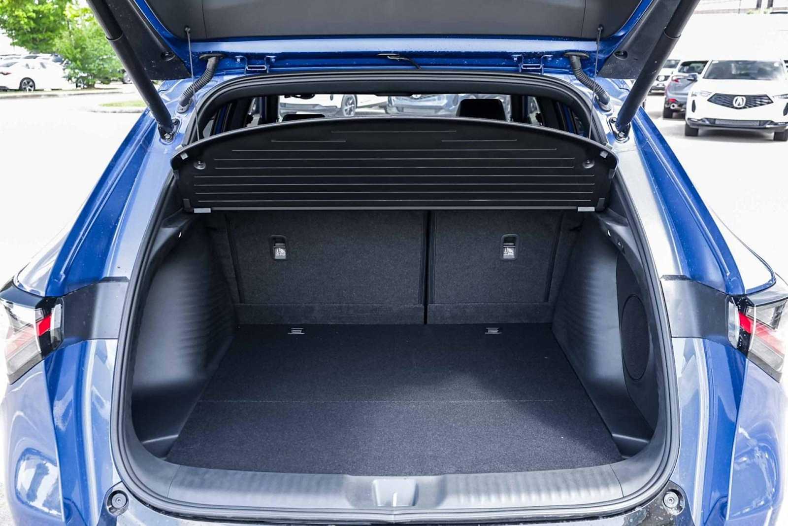 Thumbnail: 2025 Acura ADX - 10